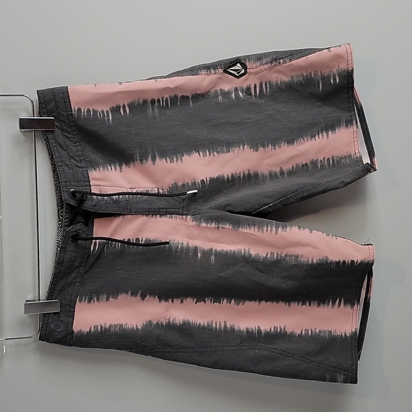 Volcom Pink & Gray Vert Vibes Men's Board Shorts Size 28 Small - Picture 1 of 10